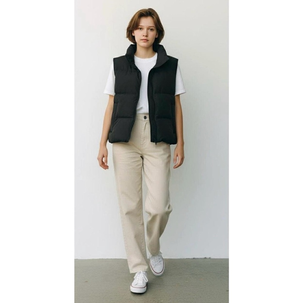 Zara DNWR black puffer vest S